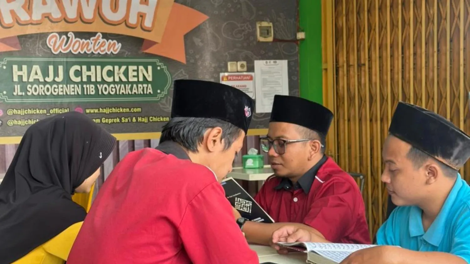 Bisa Ngaji Setelah Kerja di Ayam Geprek Sa’i,Tempat Kerja yang Bukan Sekadar Cari Nafkah